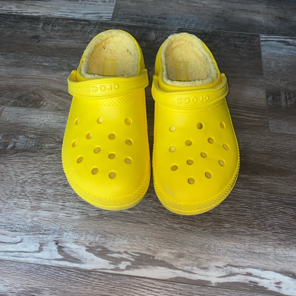Yellow Fuzzy Crocs | Men’s size 11 | Women’s 13 |